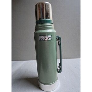VINTAGE  STANLEY ALADDIN GREEN QUART STEEL THERMOS MODEL  #A-944DH MADE IN USA!!